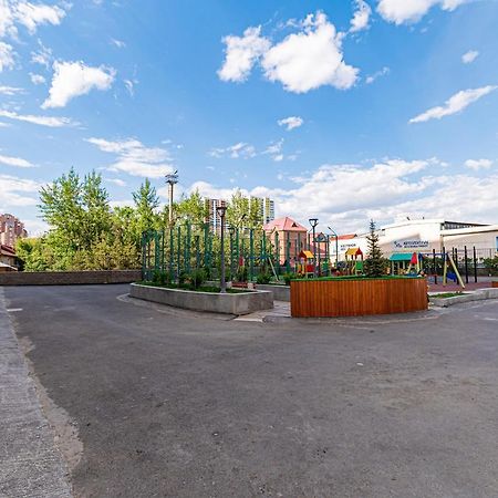 Золотой Квадрат Астаны Apartment Astana Exterior foto