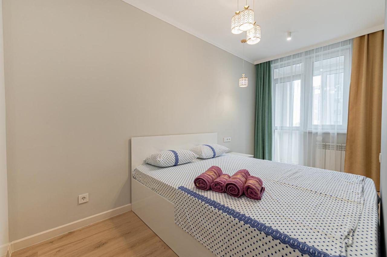 Золотой Квадрат Астаны Apartment Astana Exterior foto