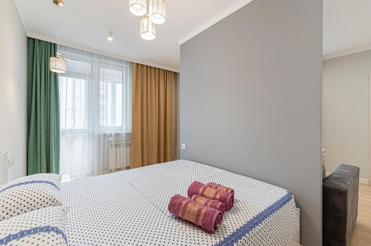 Золотой Квадрат Астаны Apartment Astana Exterior foto